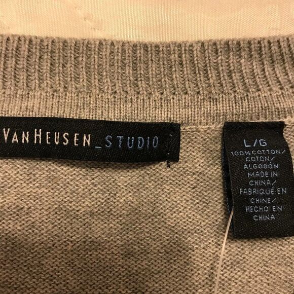 Van Heusen Studio lightweight gray V neck sweater Large nwt - Picture 3 of 4